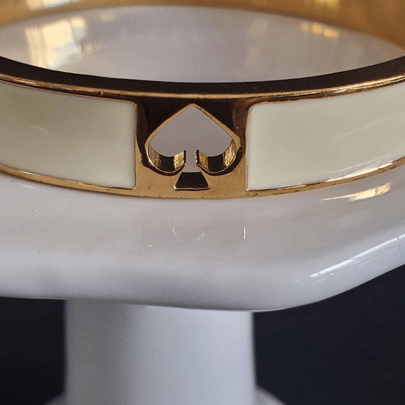 Kate Spade Hinged‎ Bangle Hole Punch Cream Enamel and Gold Plate Casual Everyday - Picture 9 of 11